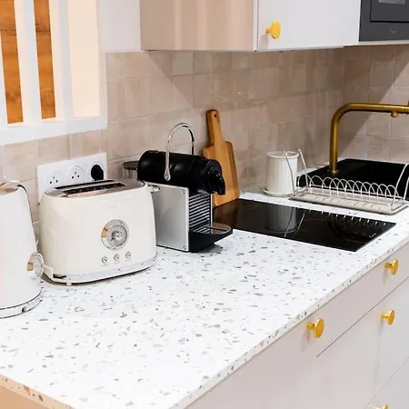 Duplex Calme A - Proche Zenith & Commerces Appartement